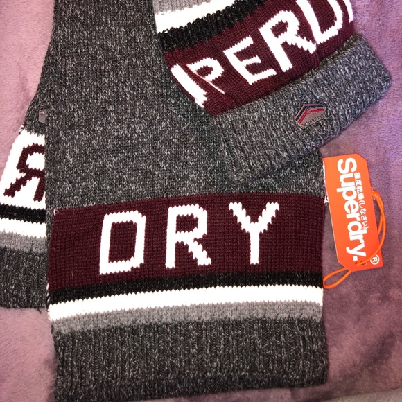 SUPERDRY scarf with matching hat - Picture 1 of 7